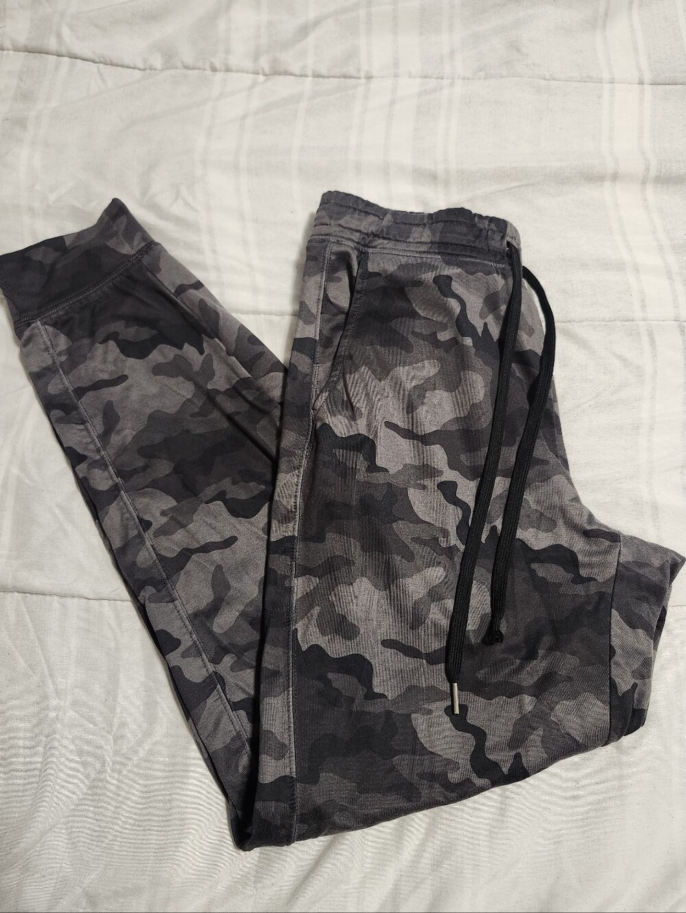 American Eagle Camo Joggers